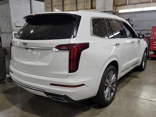 2021 Cadillac XT6 Premium Luxury FWD