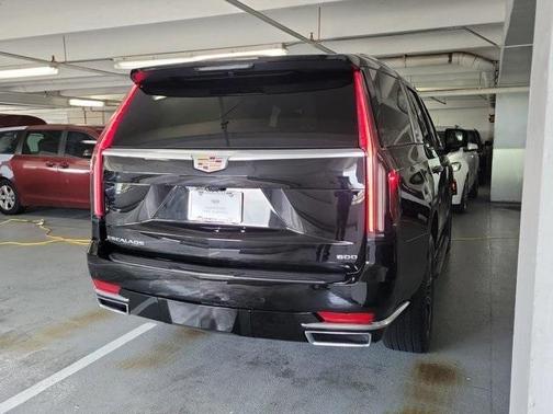 2022 Cadillac Escalade Premium Luxury