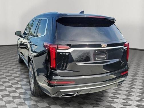 2022 Cadillac XT6 Premium Luxury FWD