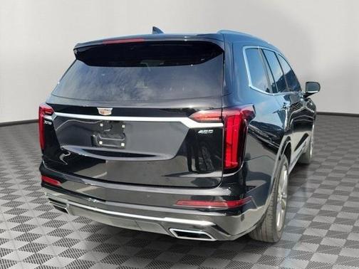 2022 Cadillac XT6 Premium Luxury FWD