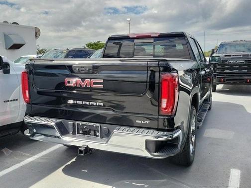 2022 GMC Sierra 1500 SLT
