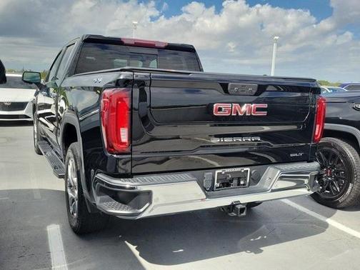 2022 GMC Sierra 1500 SLT