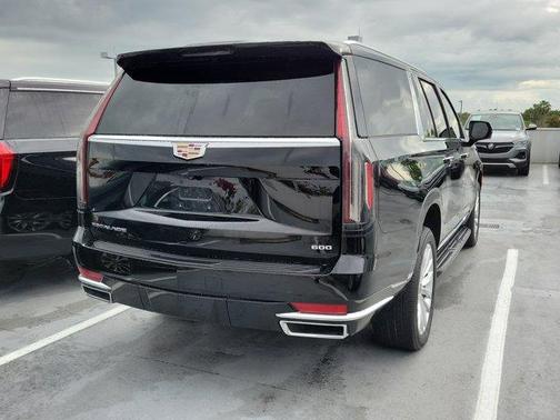 2024 Cadillac Escalade ESV Luxury