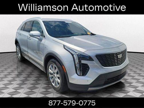 Radiant Silver Metallic 2021 Cadillac XT4 Premium Luxury