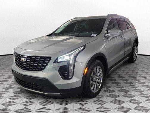 Radiant Silver Metallic 2021 Cadillac XT4 Premium Luxury