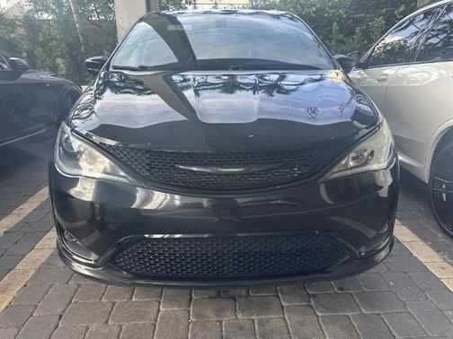 2020 Chrysler Pacifica Touring