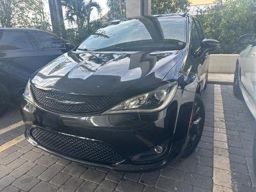 2020 Chrysler Pacifica Touring