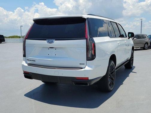 2022 Cadillac Escalade ESV Sport