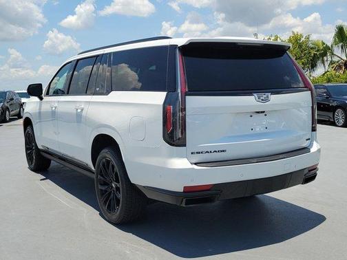2022 Cadillac Escalade ESV Sport