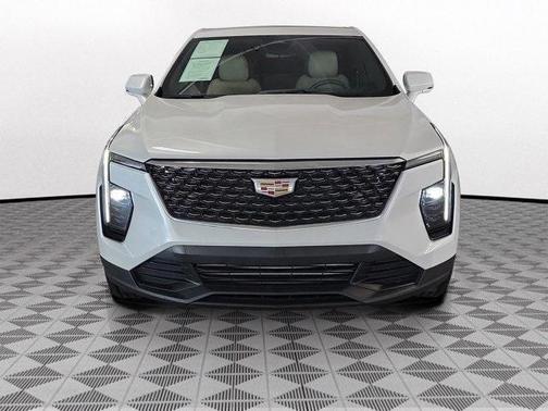 2024 Cadillac XT4 Luxury