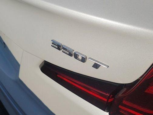 Crystal White Tri-Coat 2024 Cadillac XT4 Premium Luxury