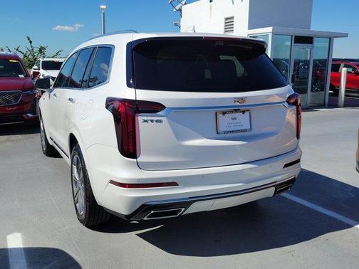 2024 Cadillac XT6 Premium Luxury FWD