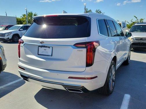 2024 Cadillac XT6 Premium Luxury FWD