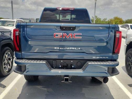 2024 GMC Sierra 2500 Denali