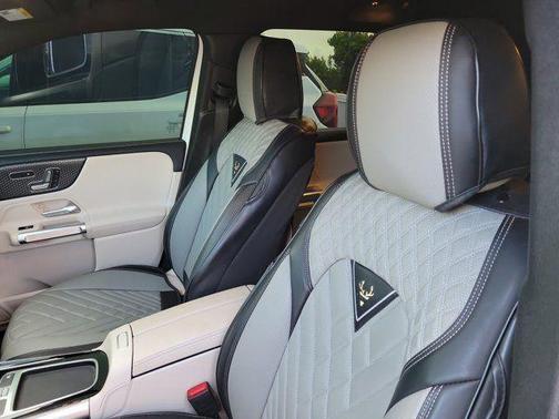 White 2025 Mercedes-Benz GLB 250 Base