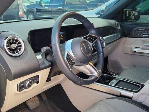 White 2025 Mercedes-Benz GLB 250 Base