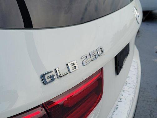 White 2025 Mercedes-Benz GLB 250 Base