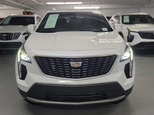Crystal White Tri-Coat 2023 Cadillac XT4 Premium Luxury