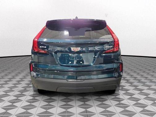 2024 Cadillac XT4 Luxury