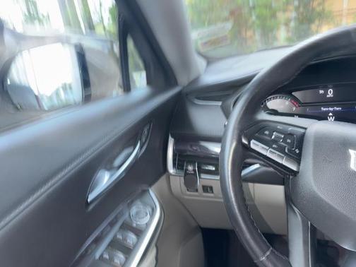 2023 Cadillac XT4 Luxury