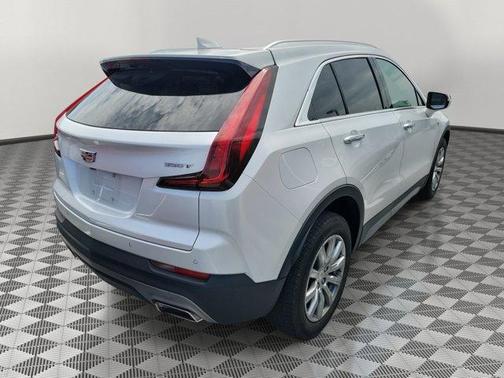 2022 Cadillac XT4 Premium Luxury
