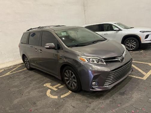 2018 Toyota Sienna L