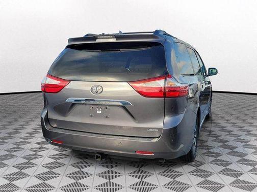 2018 Toyota Sienna L