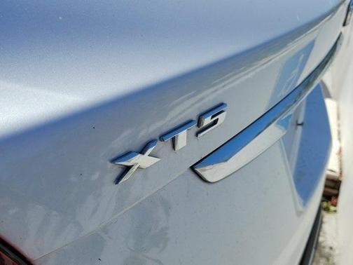 2023 Cadillac XT5 Luxury