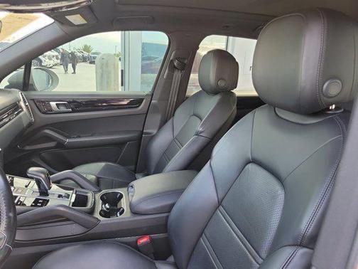 White 2020 Porsche Cayenne Base
