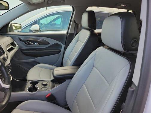 White Frost Tri-Coat 2023 GMC Terrain SLT