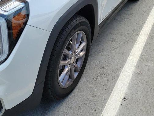 White Frost Tri-Coat 2023 GMC Terrain SLT