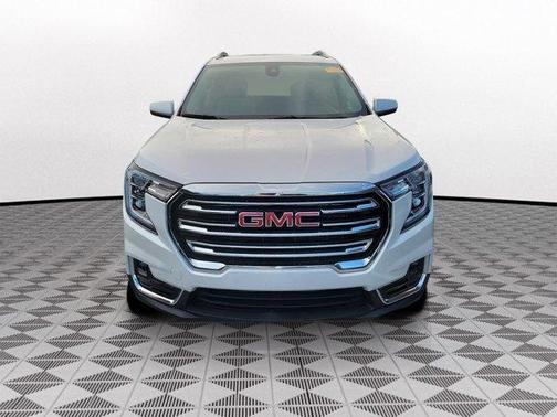 White Frost Tri-Coat 2023 GMC Terrain SLT