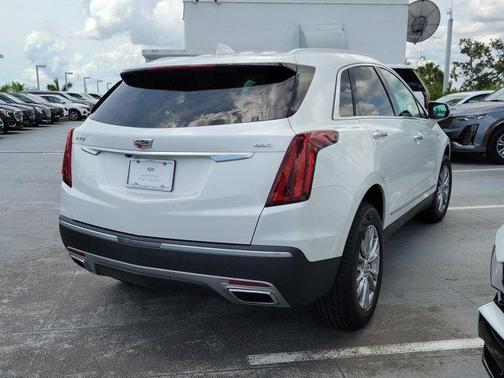 2022 Cadillac XT5 Premium Luxury