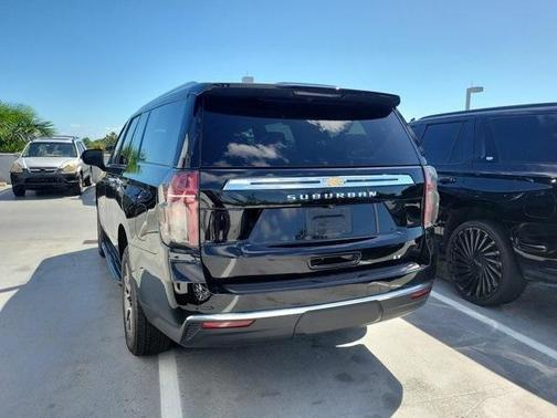2023 Chevrolet Suburban LT