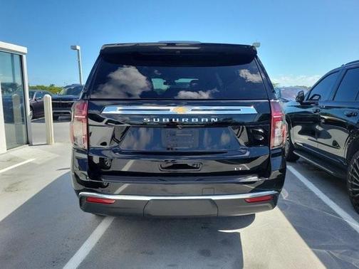 2023 Chevrolet Suburban LT