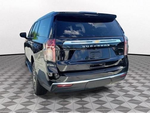 2023 Chevrolet Suburban LT
