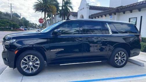 2023 Chevrolet Suburban LT