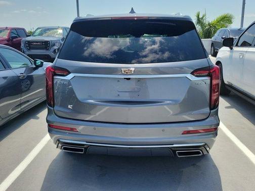 2022 Cadillac XT6 Luxury FWD