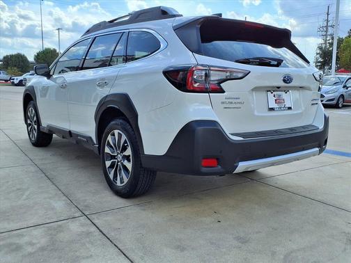 2025 Subaru Outback Touring XT