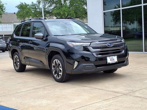 Crystal Black Silica 2025 Subaru Forester Premium