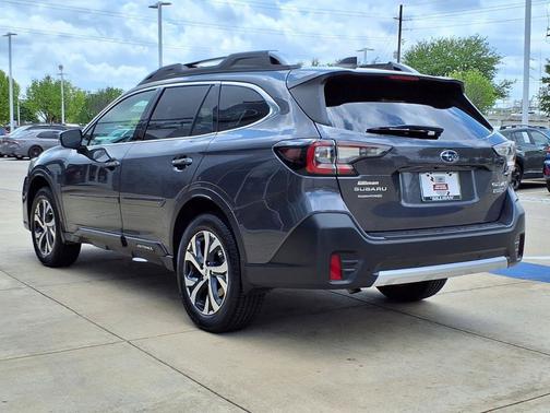 2022 Subaru Outback Touring