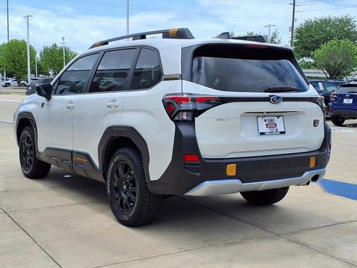 Crystal White Pearl 2026 Subaru Forester Wilderness