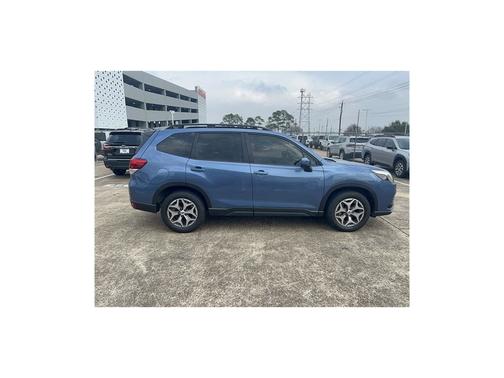 2024 Subaru Forester Premium