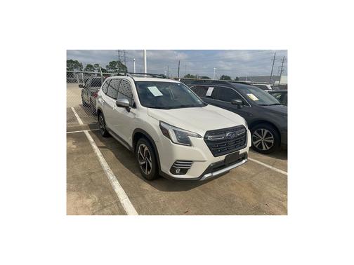 Crystal White Pearl 2024 Subaru Forester Touring