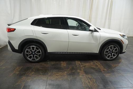 2025 BMW X2 xDrive28i