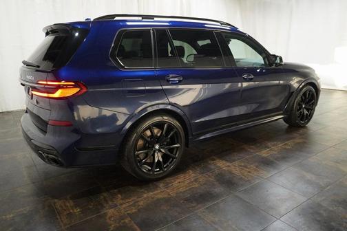 2024 BMW X7 M60i