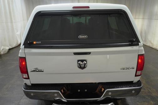 Bright White Clearcoat 2018 RAM 1500 Big Horn
