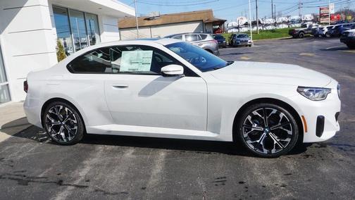 2025 BMW 230 i xDrive