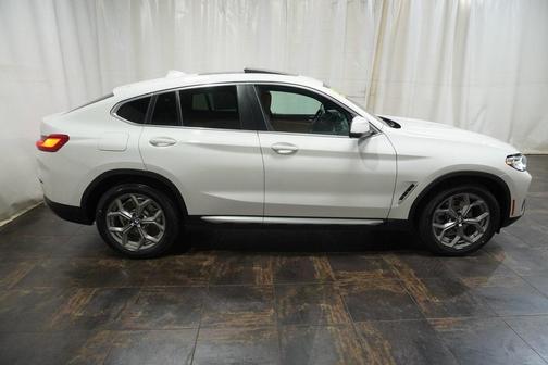 2023 BMW X4 xDrive30i