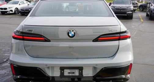 2024 BMW 760 760i xDrive